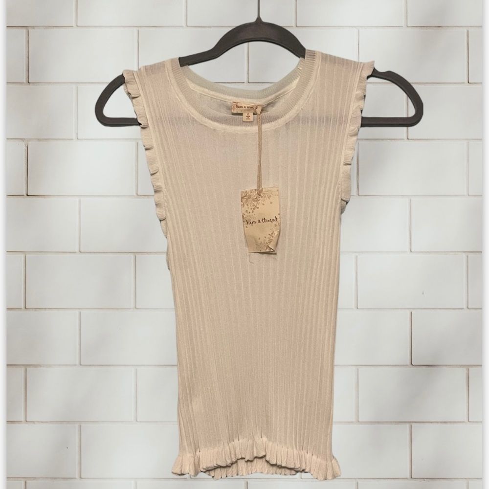 Hem & Thread Crop top